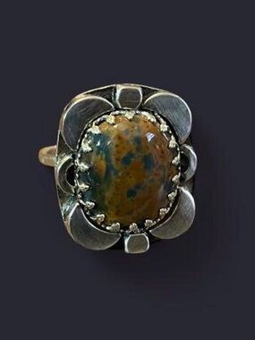 Bloodstone Statement Ring – Bold Brass Setting with Structured Design (10)